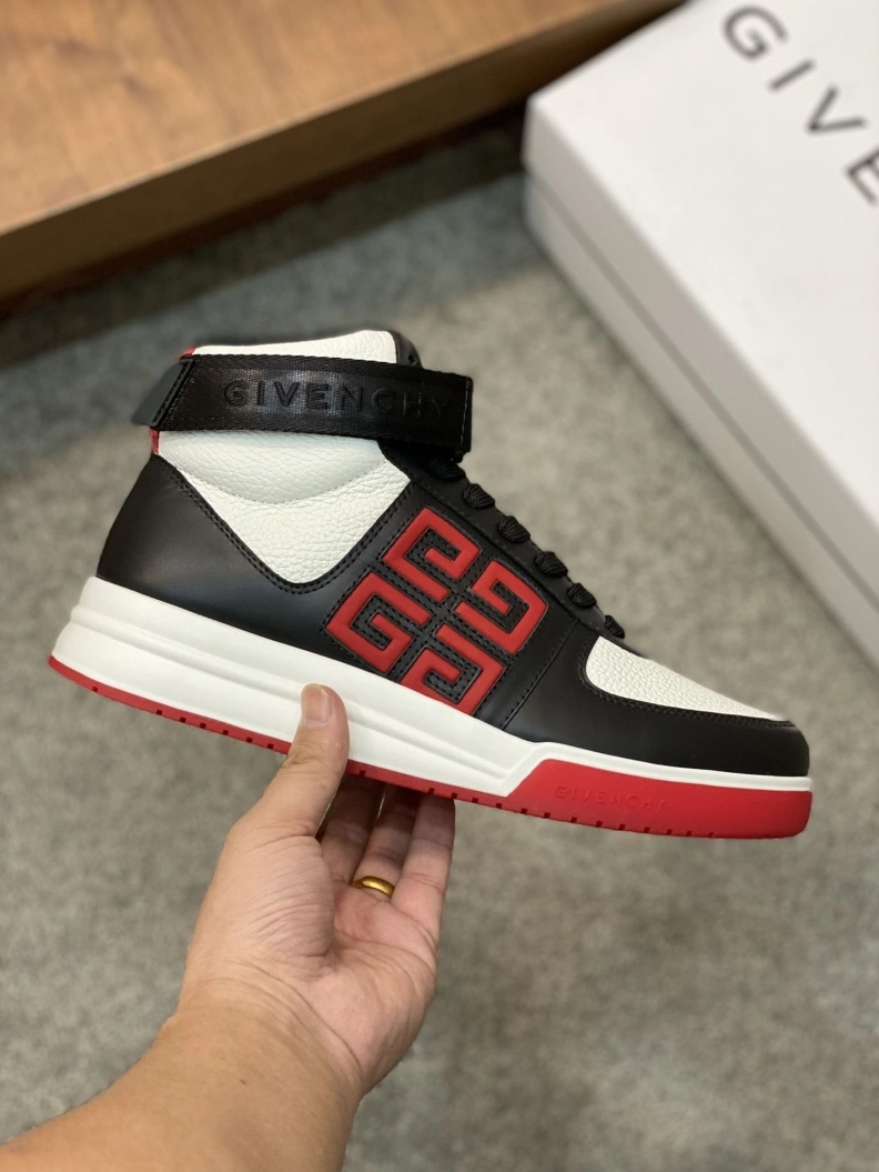Gxvxnchy Sneakers Trendsetting 152342