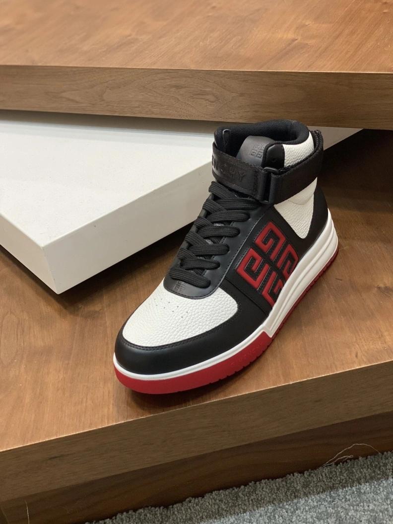 Gxvxnchy Sneakers Trendsetting 152342