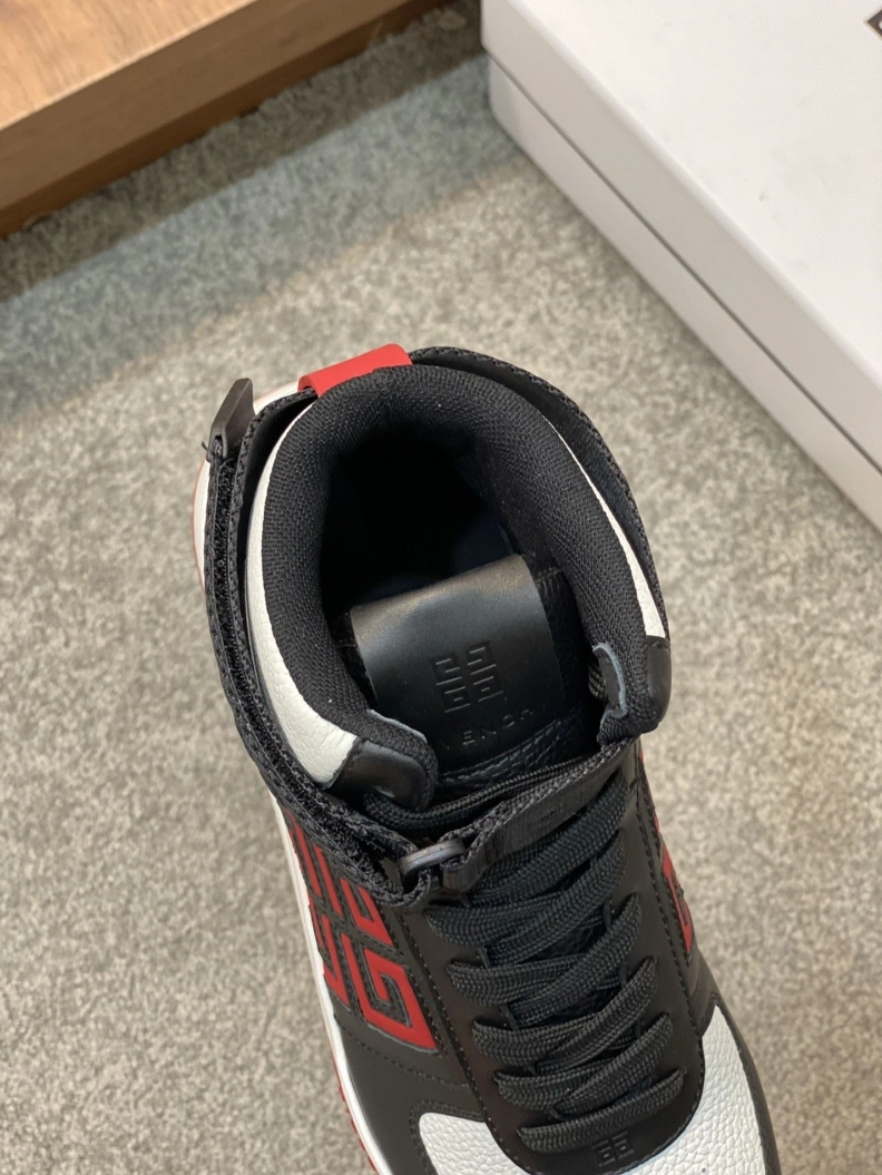 Gxvxnchy Sneakers Trendsetting 152342