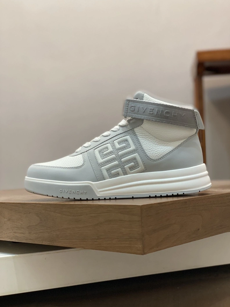Gxvxnchy Sneakers Resilient 152345