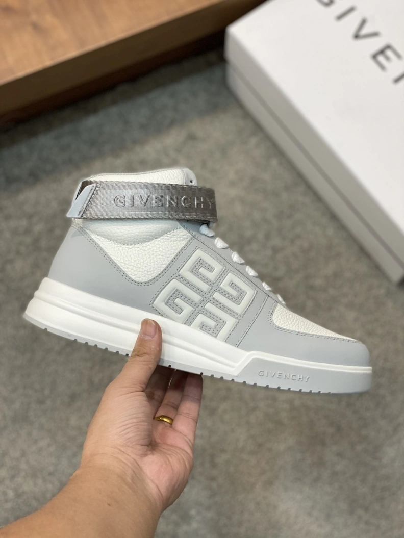 Gxvxnchy Sneakers Resilient 152345
