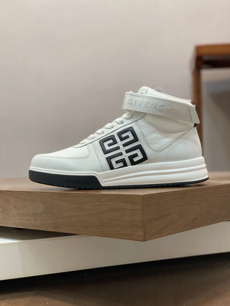 Breathable Gxvxnchy Sneakers 152328