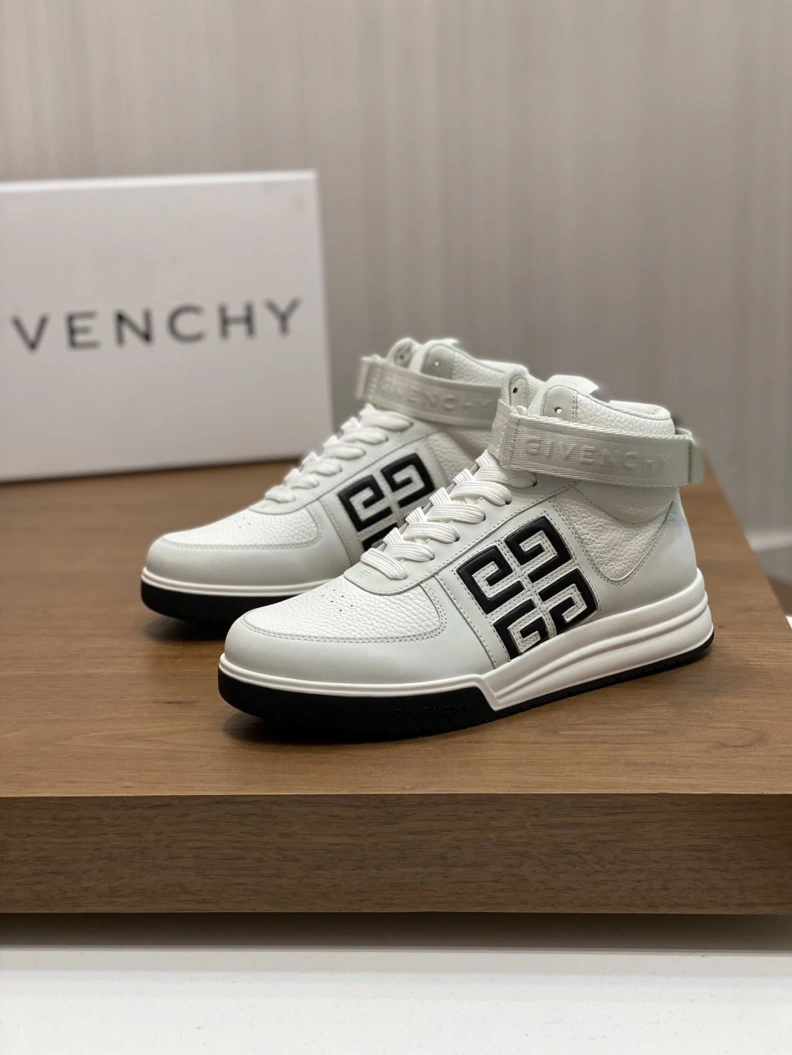Breathable Gxvxnchy Sneakers 152328