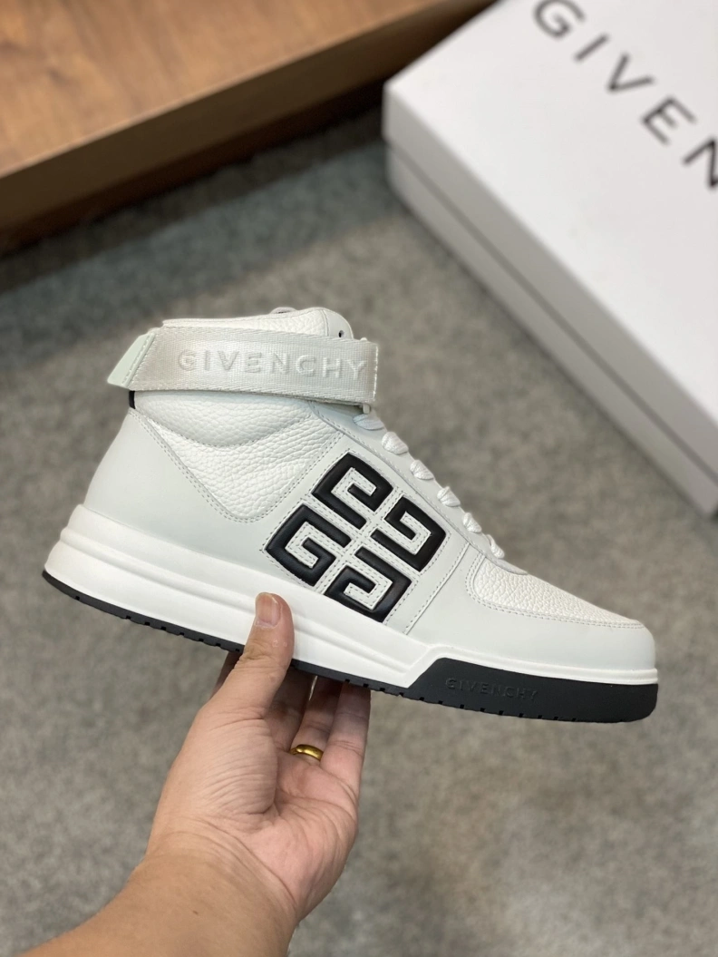 Breathable Gxvxnchy Sneakers 152328