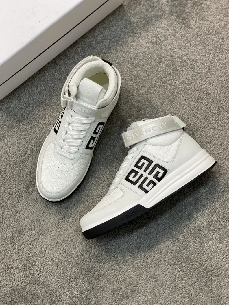 Breathable Gxvxnchy Sneakers 152328