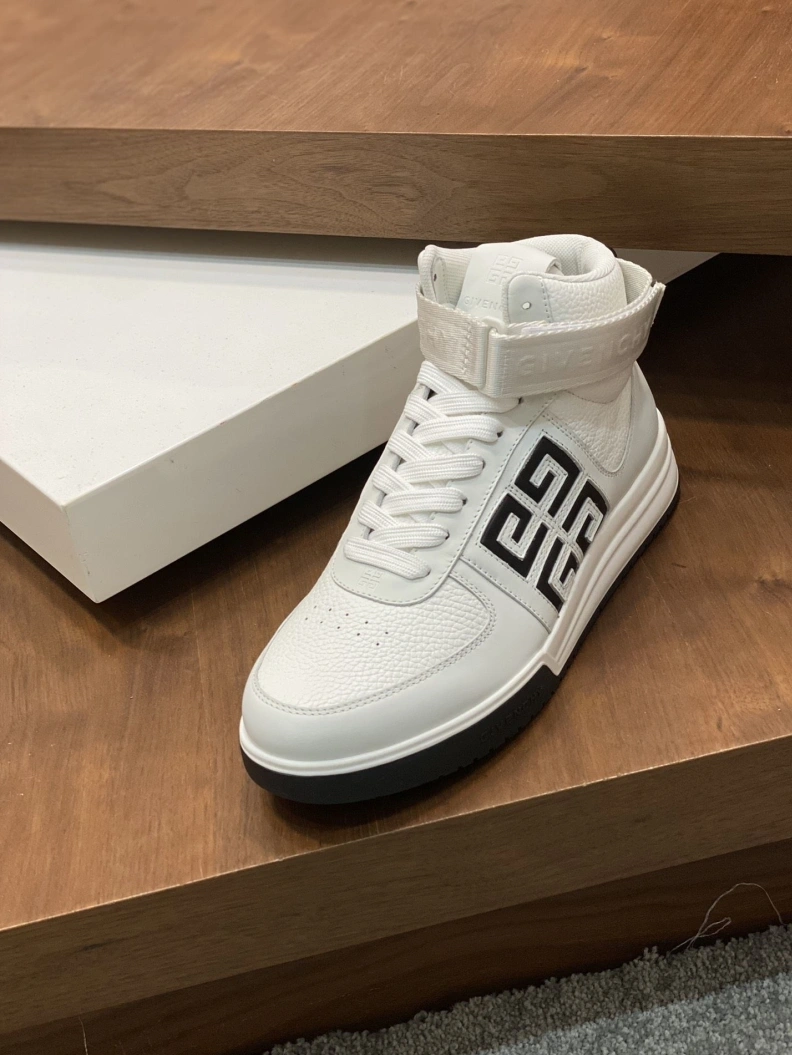 Breathable Gxvxnchy Sneakers 152328