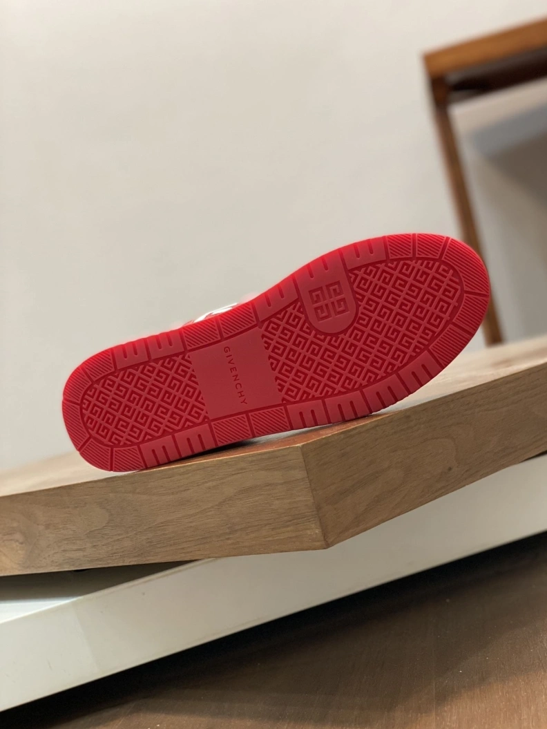 Popular Gxvxnchy Sneakers 152335
