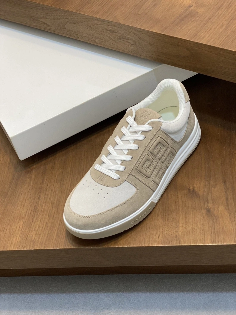 Gxvxnchy Sneakers Trendsetting 152337