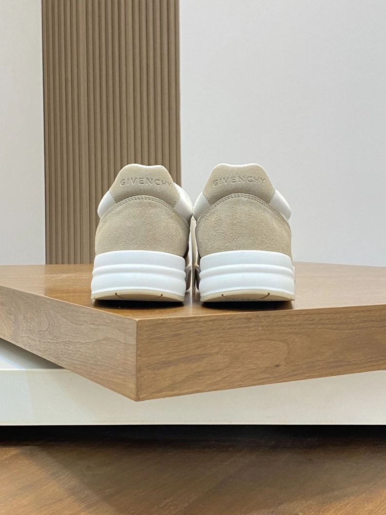 Gxvxnchy Sneakers Trendsetting 152337