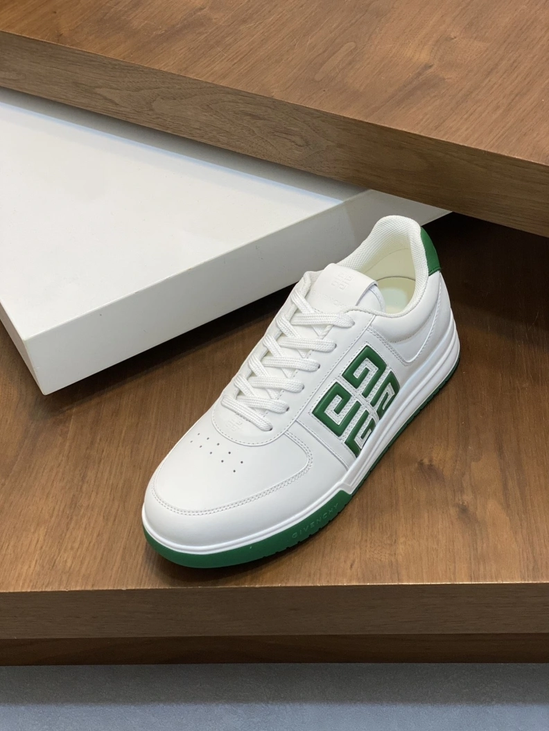 Efficient Gxvxnchy Sneakers 152322