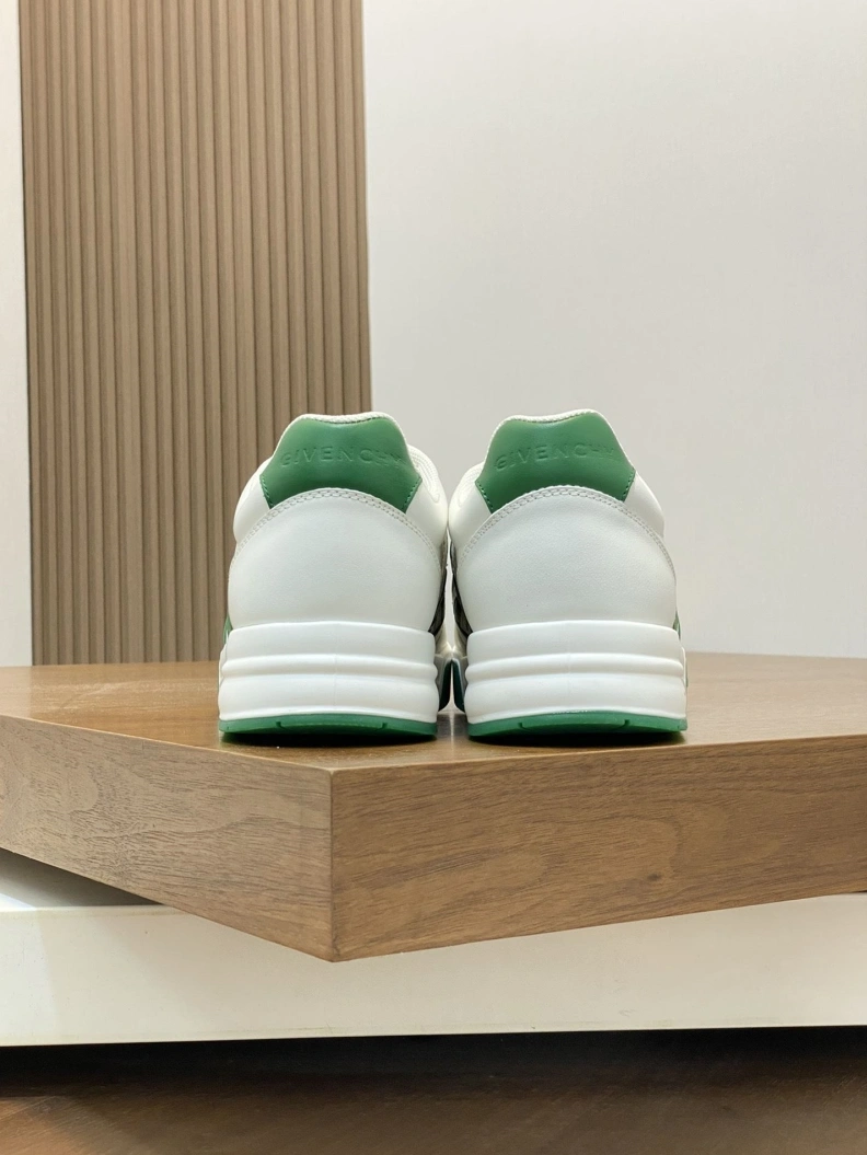 Efficient Gxvxnchy Sneakers 152322