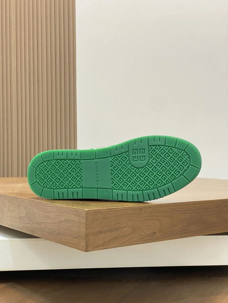 Efficient Gxvxnchy Sneakers 152322