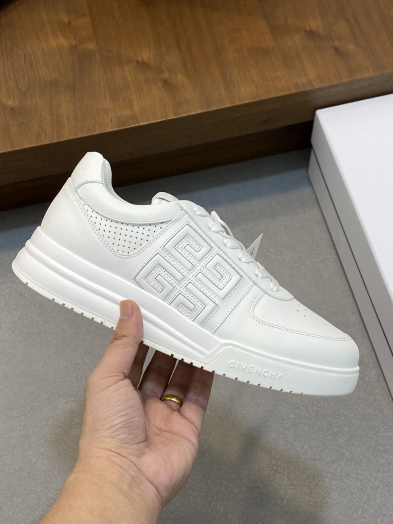 Durable Gxvxnchy Sneakers 152320