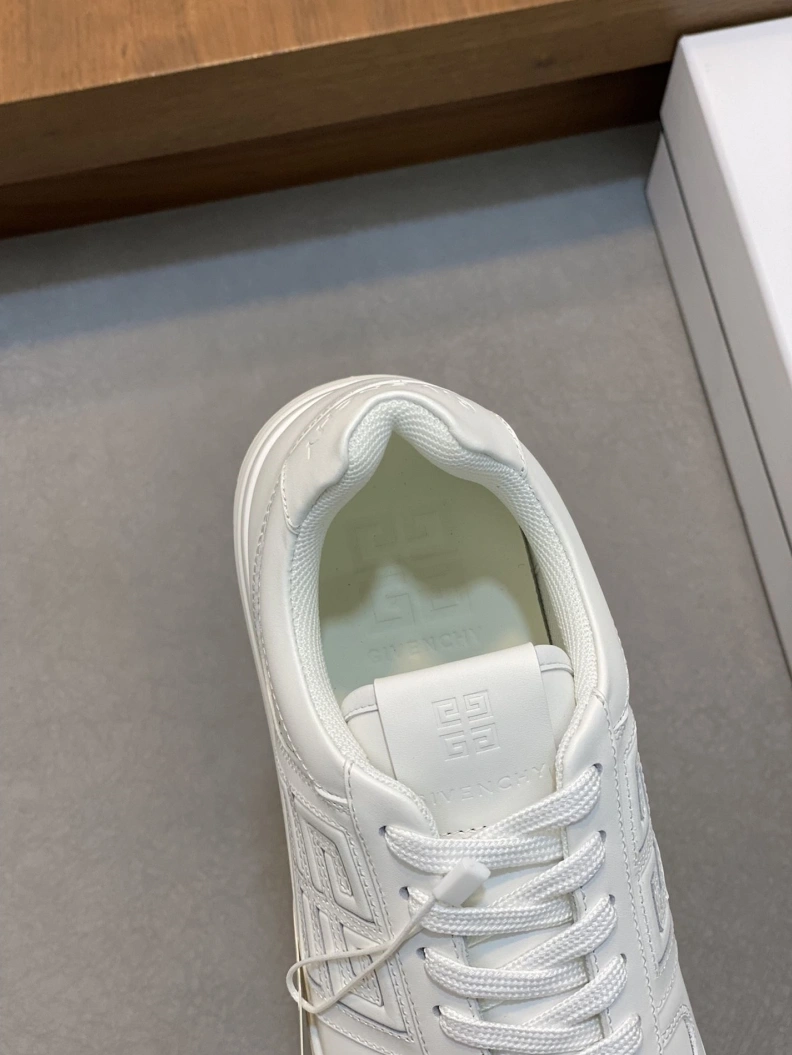 Durable Gxvxnchy Sneakers 152320