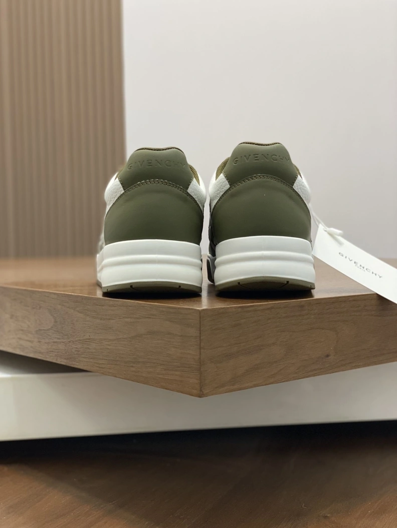 Gxvxnchy Sneakers Functional 152338