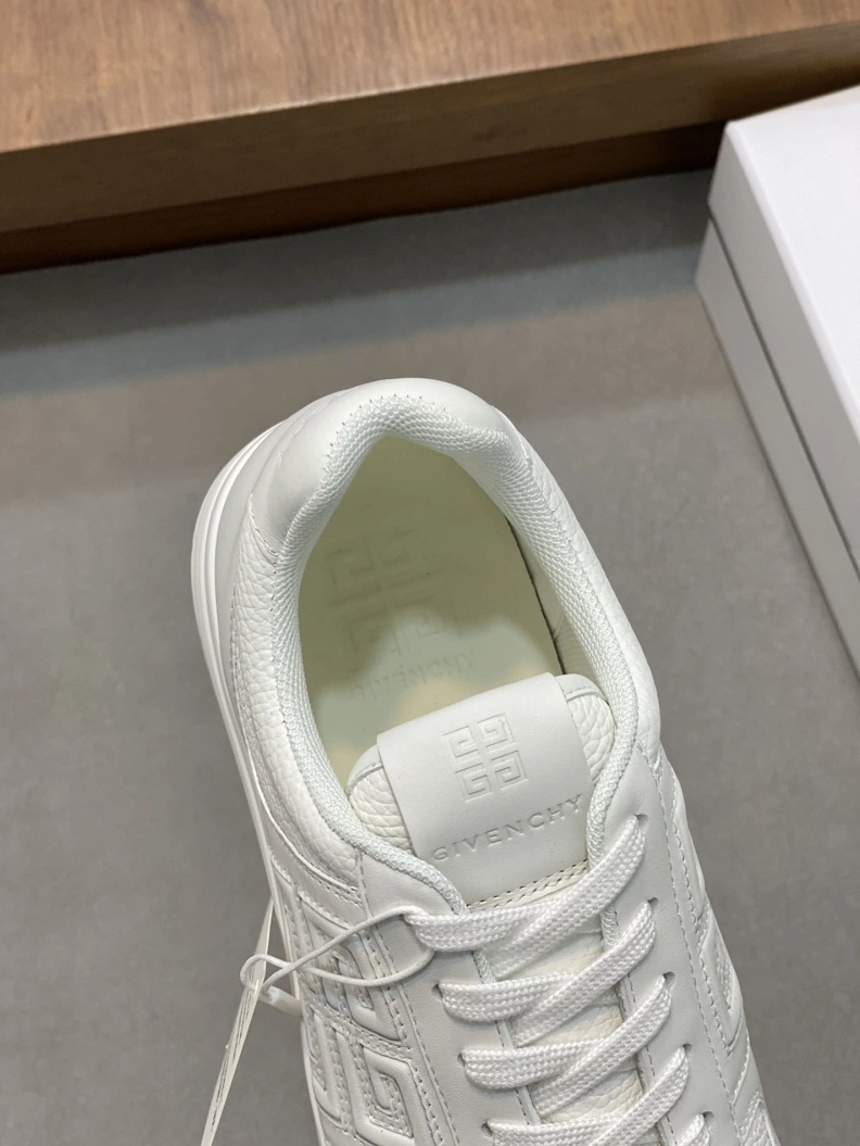Gxvxnchy Sneakers ModernLook 152330