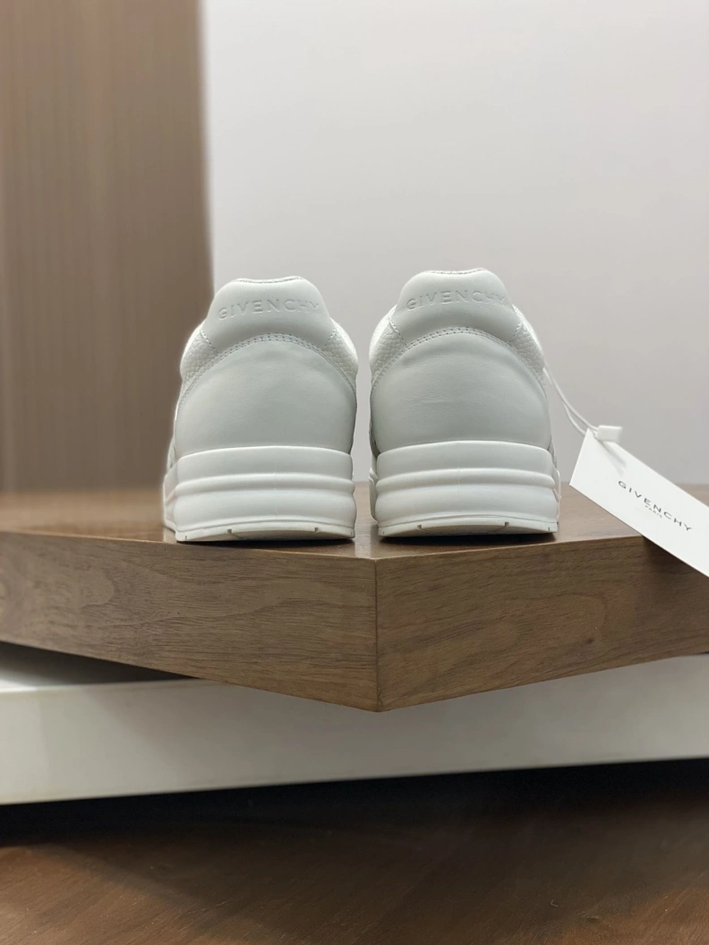 Gxvxnchy Sneakers ModernLook 152330