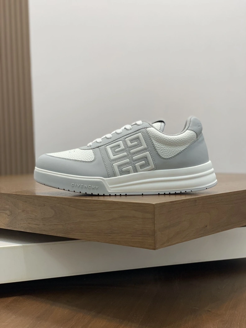 Refined Gxvxnchy Sneakers 152340