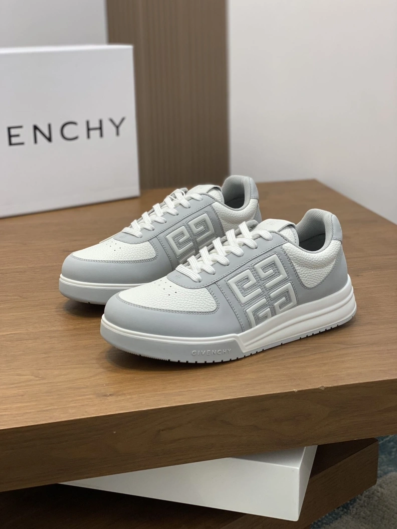 Refined Gxvxnchy Sneakers 152340