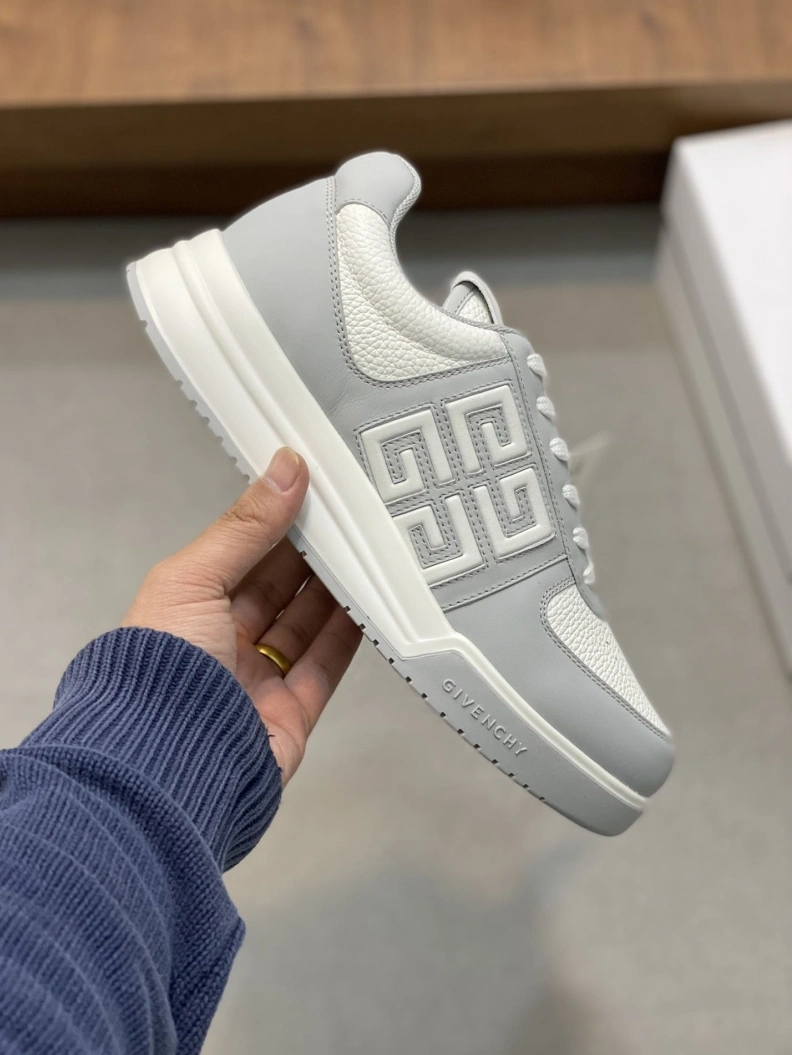 Refined Gxvxnchy Sneakers 152340
