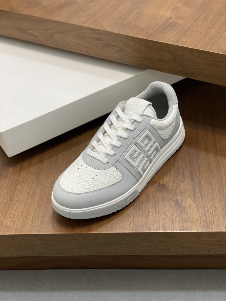Refined Gxvxnchy Sneakers 152340