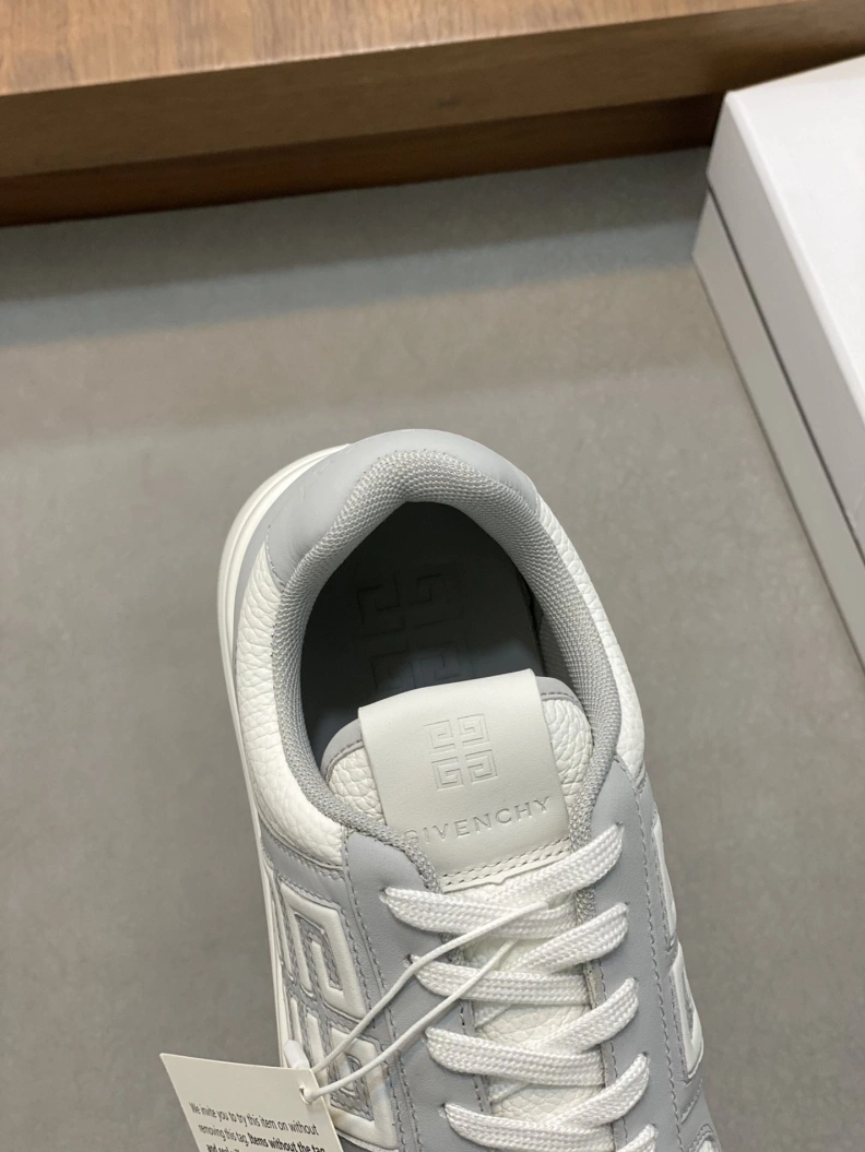 Refined Gxvxnchy Sneakers 152340