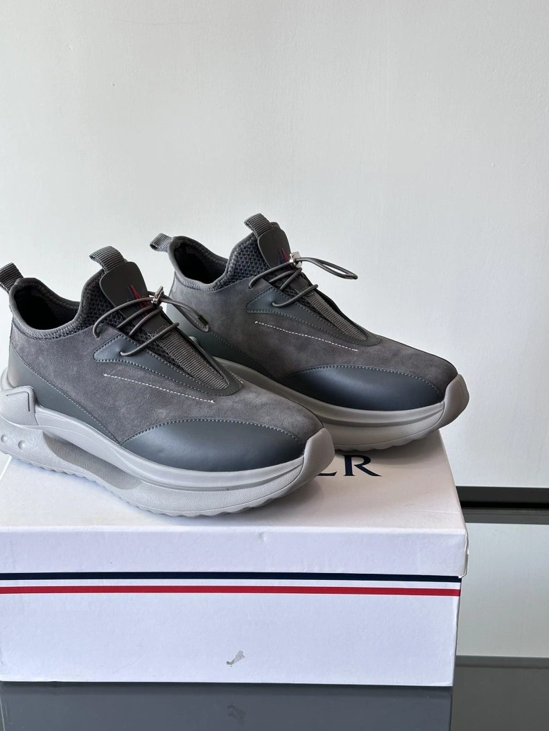 Comfortable Mxnclxr Sneakers 197317