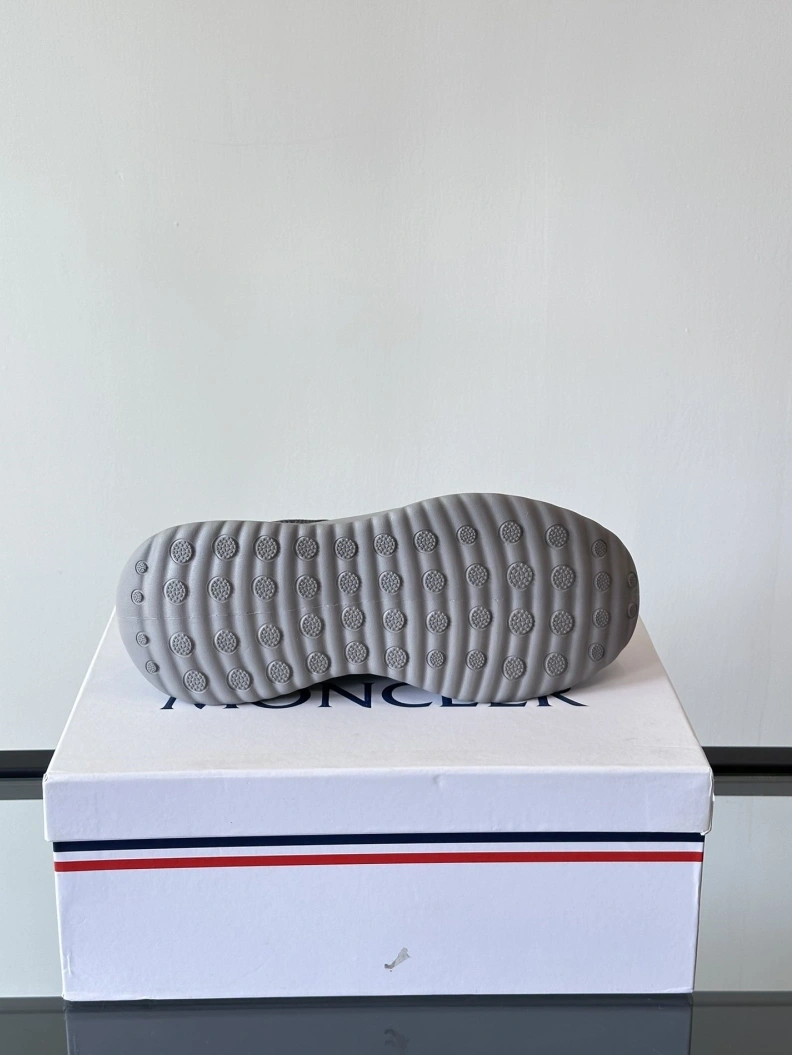 Comfortable Mxnclxr Sneakers 197317