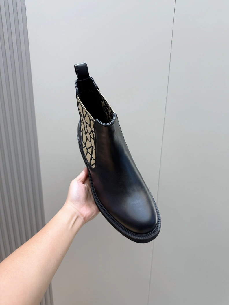 Bold Vxlxntino Boots 229211