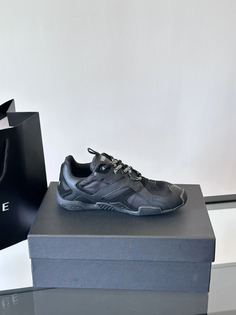 Gxvxnchy Sneakers Classic 152319