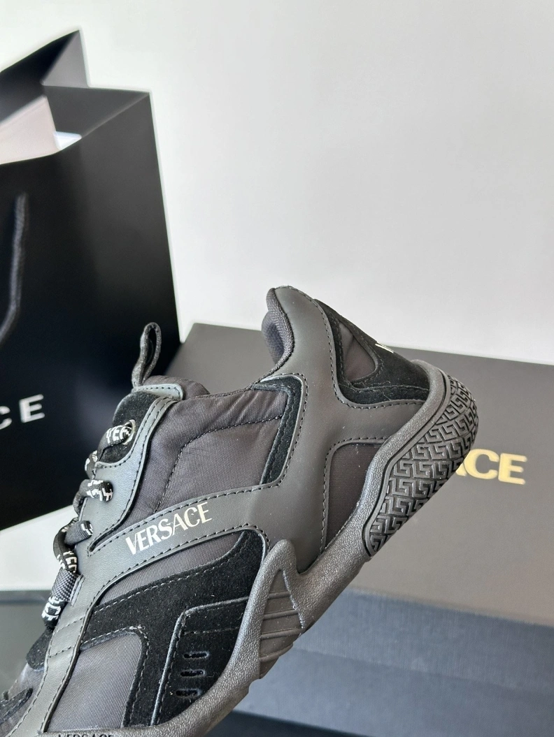 Gxvxnchy Sneakers Classic 152319