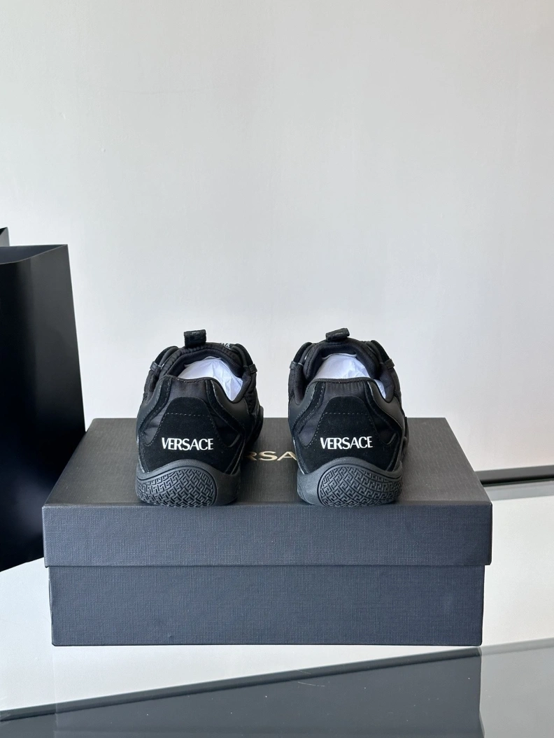 Gxvxnchy Sneakers Classic 152319