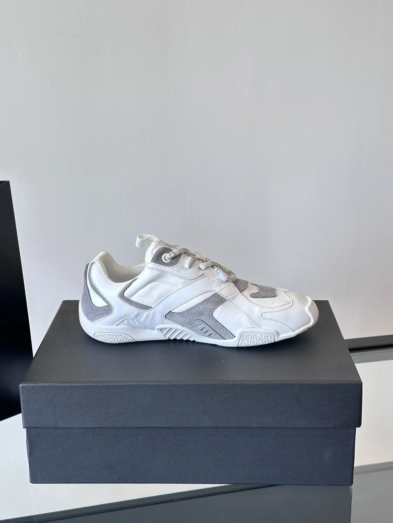 Gxvxnchy Sneakers TopPick 152336