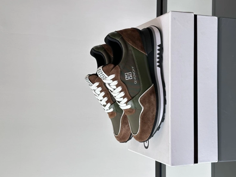 Comfortable Gxvxnchy Sneakers 152315