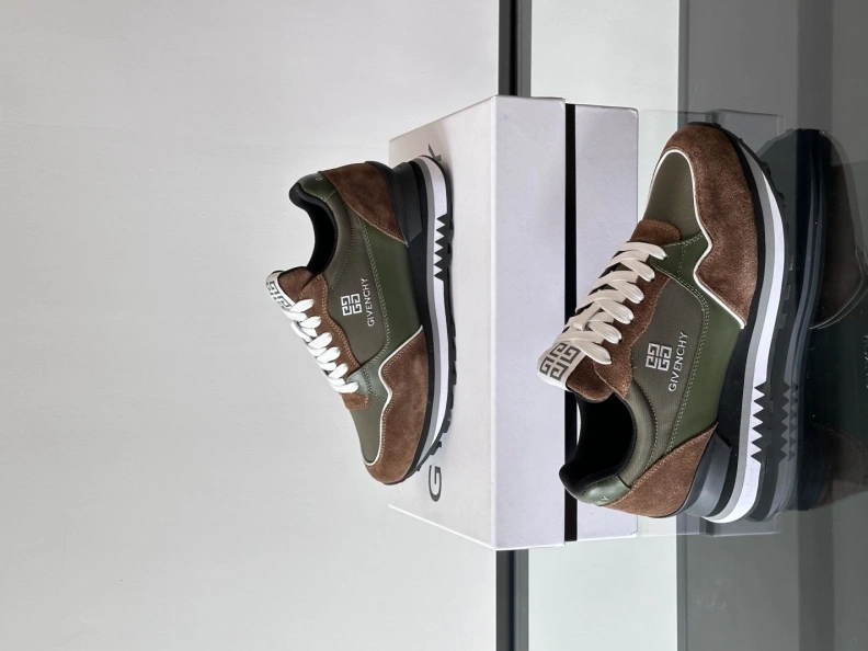 Comfortable Gxvxnchy Sneakers 152315