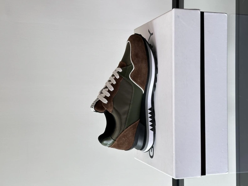 Comfortable Gxvxnchy Sneakers 152315