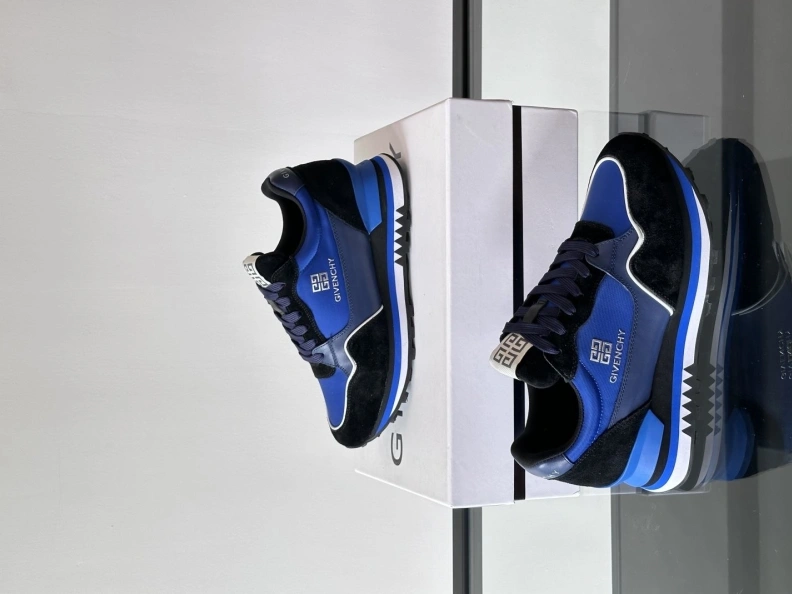 Sophisticated Gxvxnchy Sneakers 152316