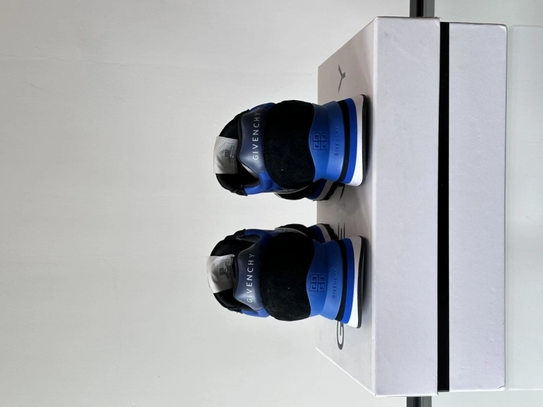 Sophisticated Gxvxnchy Sneakers 152316