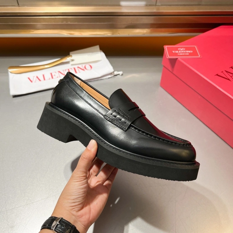 Durable Vxlxntino Leather Shoes 229197