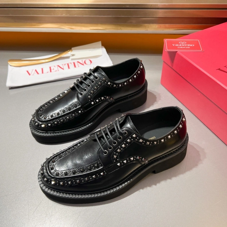 Versatile Vxlxntino Leather Shoes 229199
