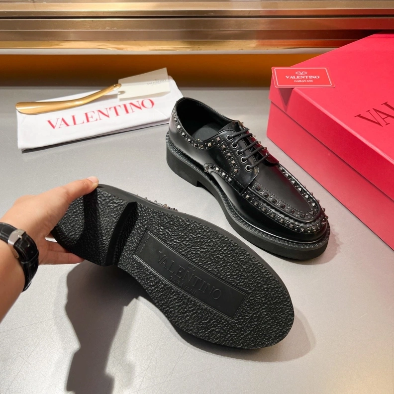 Versatile Vxlxntino Leather Shoes 229199