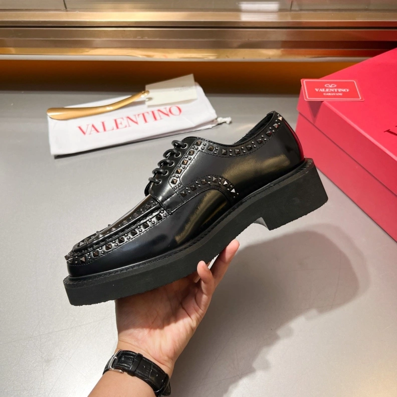 Versatile Vxlxntino Leather Shoes 229199