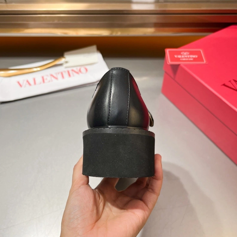 Compact Vxlxntino Leather Shoes 229185