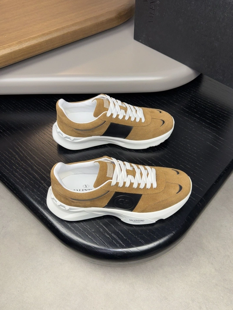Unique Vxlxntino Sneakers 229111
