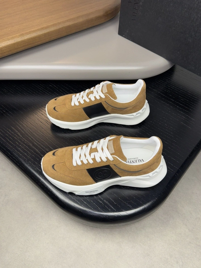 Unique Vxlxntino Sneakers 229111
