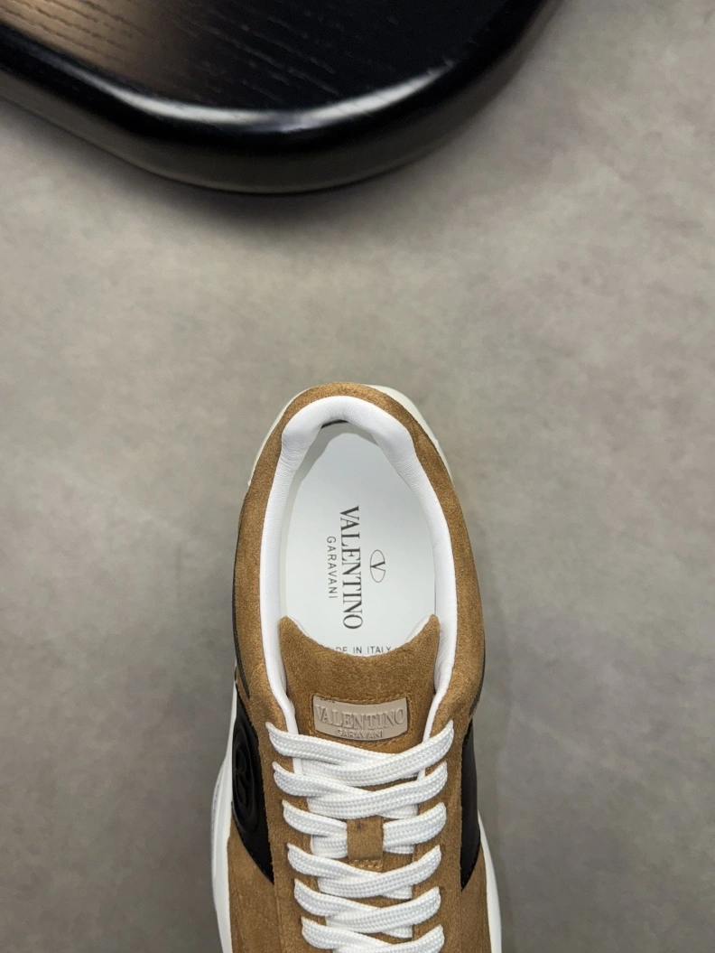 Unique Vxlxntino Sneakers 229111