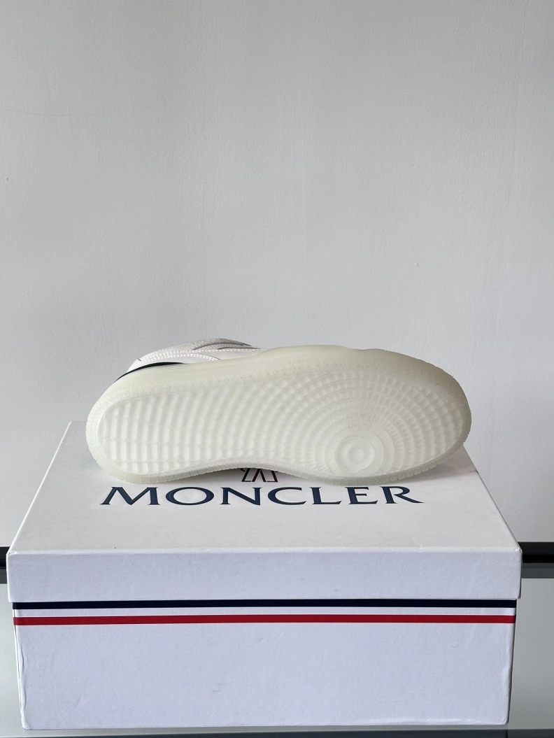 Modern Mxnclxr Sneakers 197305
