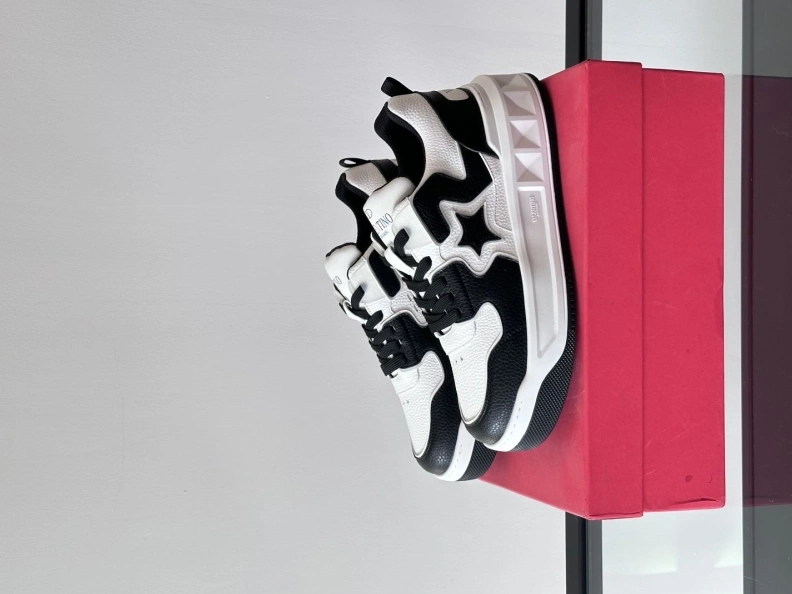 Trendy Vxlxntino Sneakers 229104