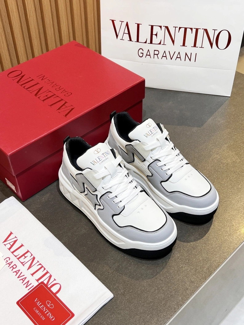 Versatile Vxlxntino Sneakers 229094