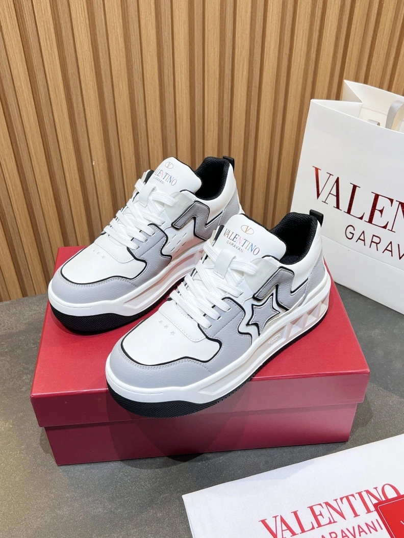 Versatile Vxlxntino Sneakers 229094